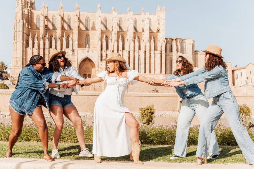 future mariee avec ses copines pour son evjf a palma