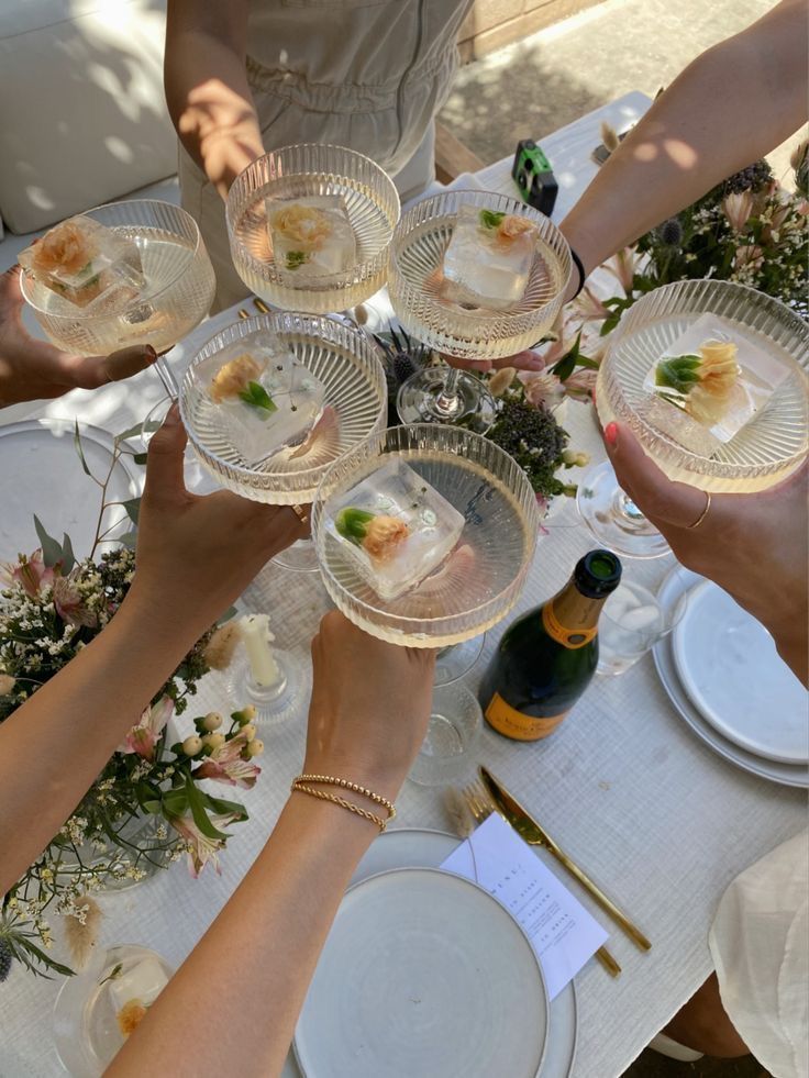 cocktails champagne pour un diner evjf a lloret del mar