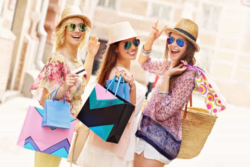 EVJF LLoret de mar : Où faire du shopping pour un EVJF ? hero header image