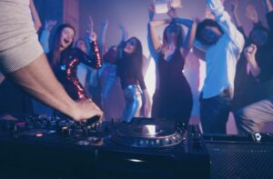 SOIREE EVJF BARCELONE dj PLAGE